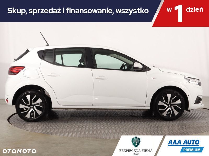 Dacia Sandero - 8