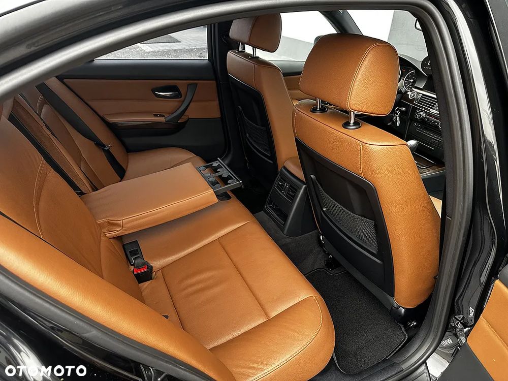 BMW Seria 3 - 16