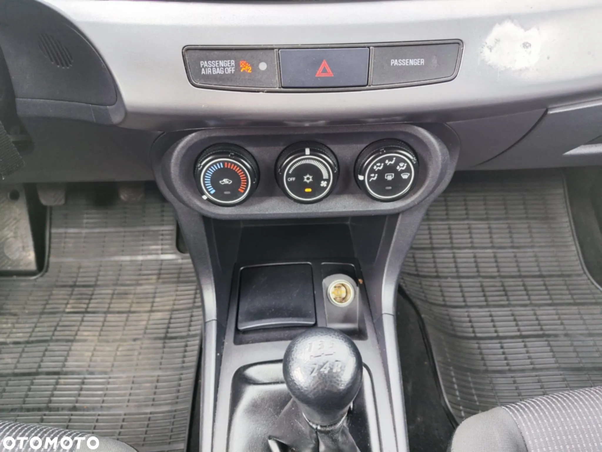 Mitsubishi Lancer 1.5 Inform - 23