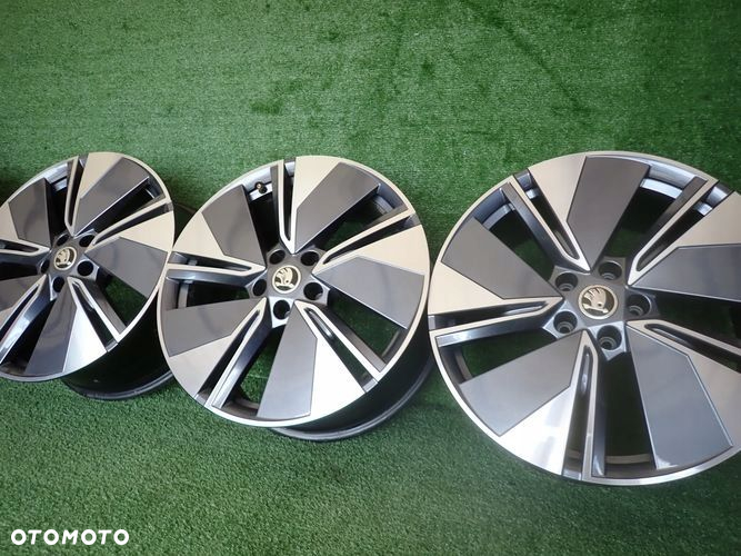 SKODA ENYAQ 8Jx19 ET45 5x112 felgi aluminiowe 5LA601025A - 3
