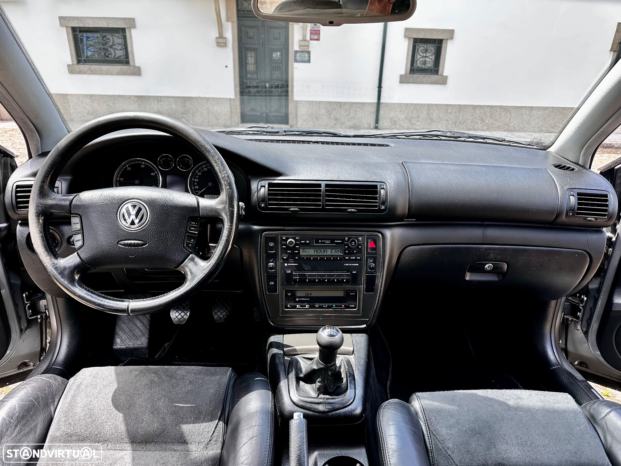 VW Passat 1.9 TDi Highline - 10