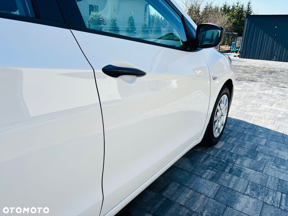 Hyundai i30 1.6 Classic + - 9