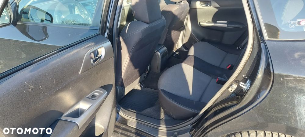 Subaru Impreza 2.0D RA - 25