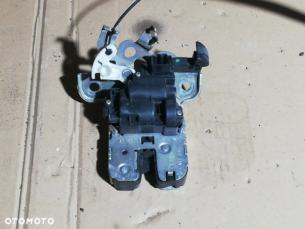 zamek klapy bagaznika tył tylny AUDI A5 8T SPORTBACK 5D 8R0827505