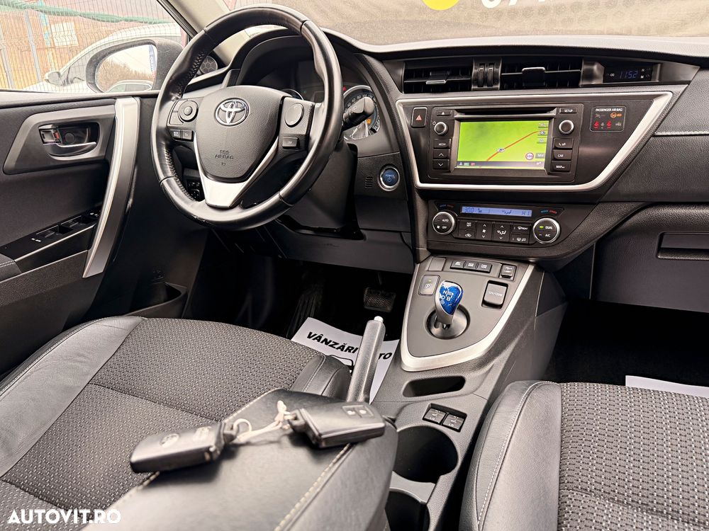 Toyota Auris ver-1-4-d--4d-unique - 24