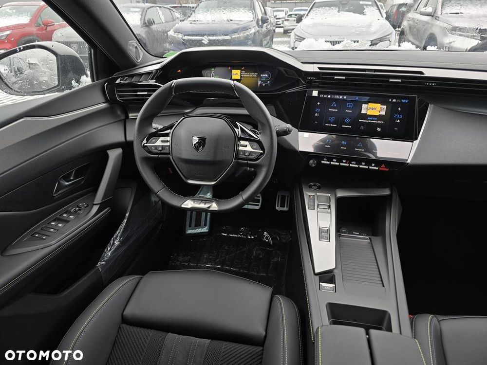 Peugeot 408 1.6 Plug-In Hybrid 225 GT EAT8 - 13