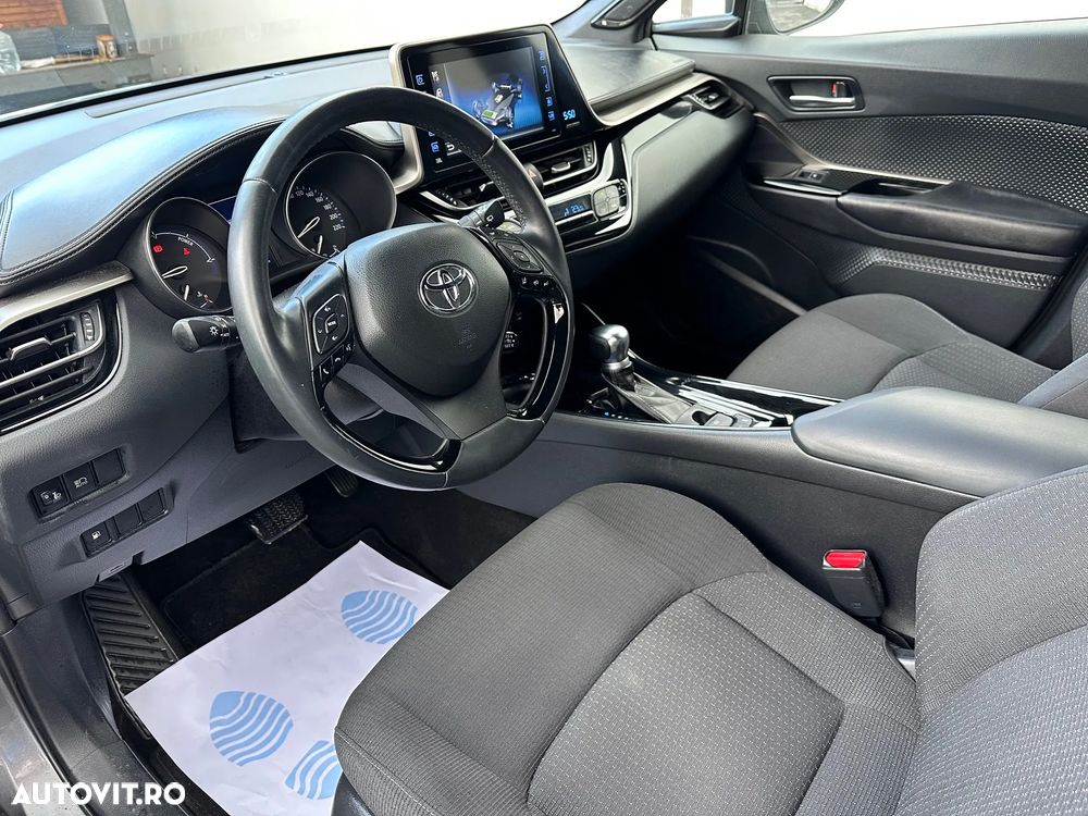 Toyota C-HR Hybrid Business-Edition - 11