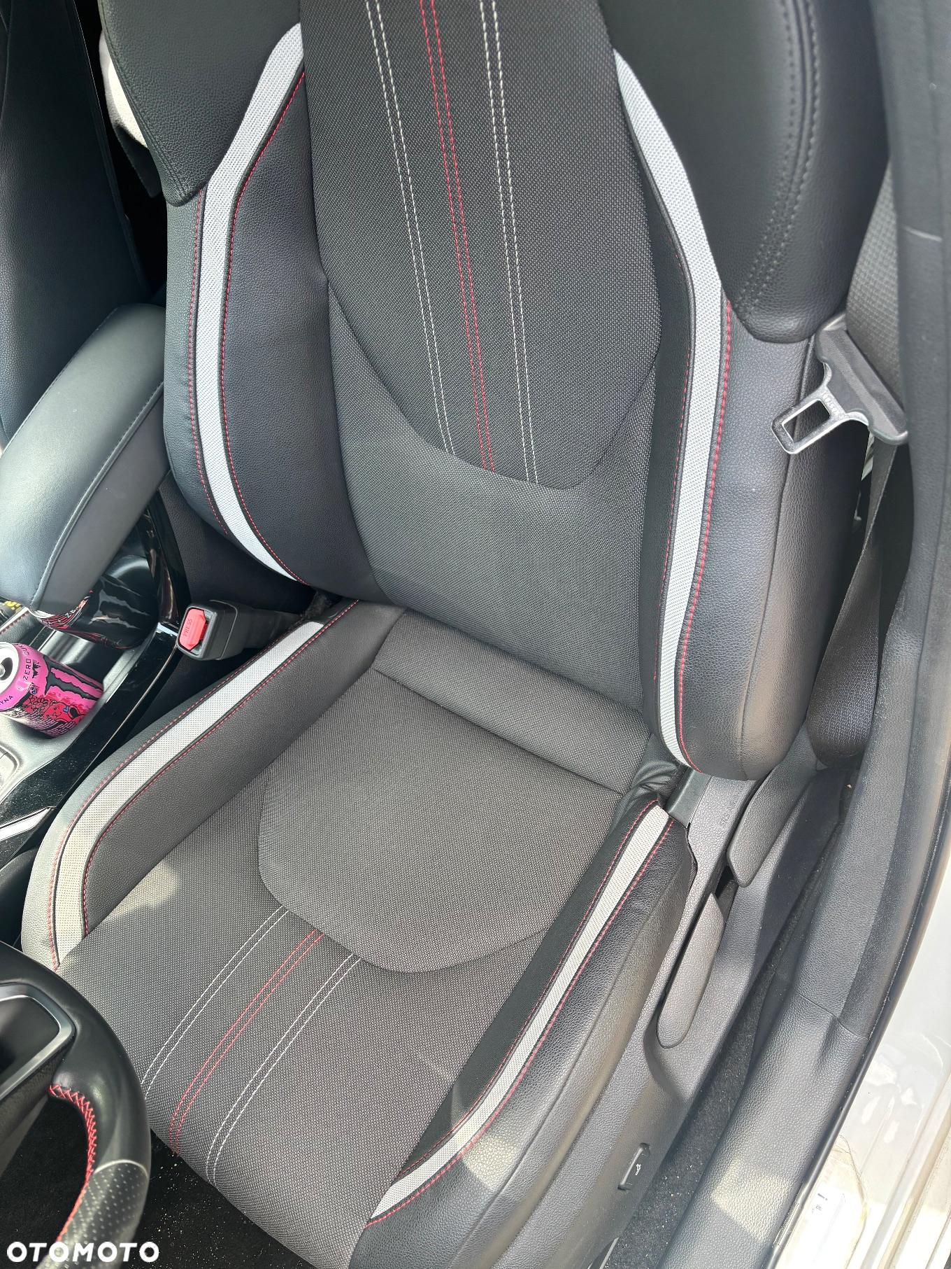 Toyota Corolla 2.0 Hybrid GR Sport Dynamic - 8