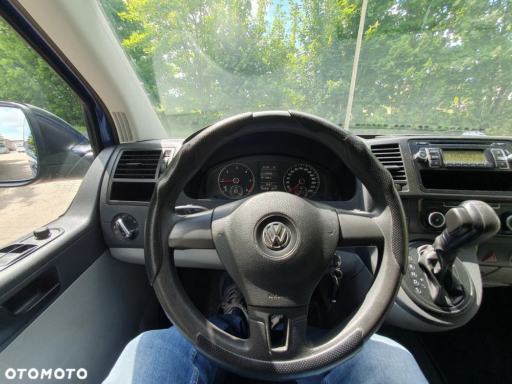 Volkswagen Caravelle - 16