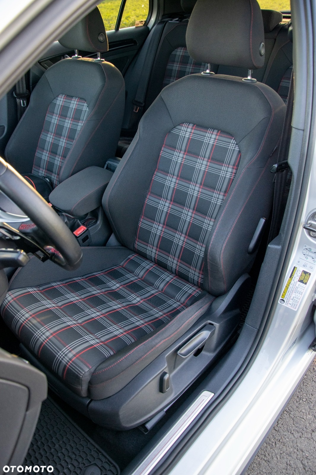 Volkswagen Golf - 23