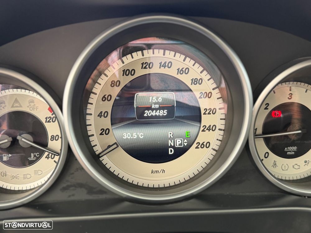Mercedes-Benz E 220 CDi Avantgarde BE Auto.140g - 19