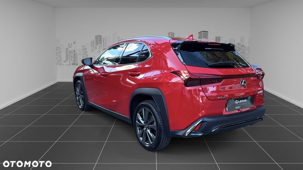 Lexus UX 300h F Sport Design - 7