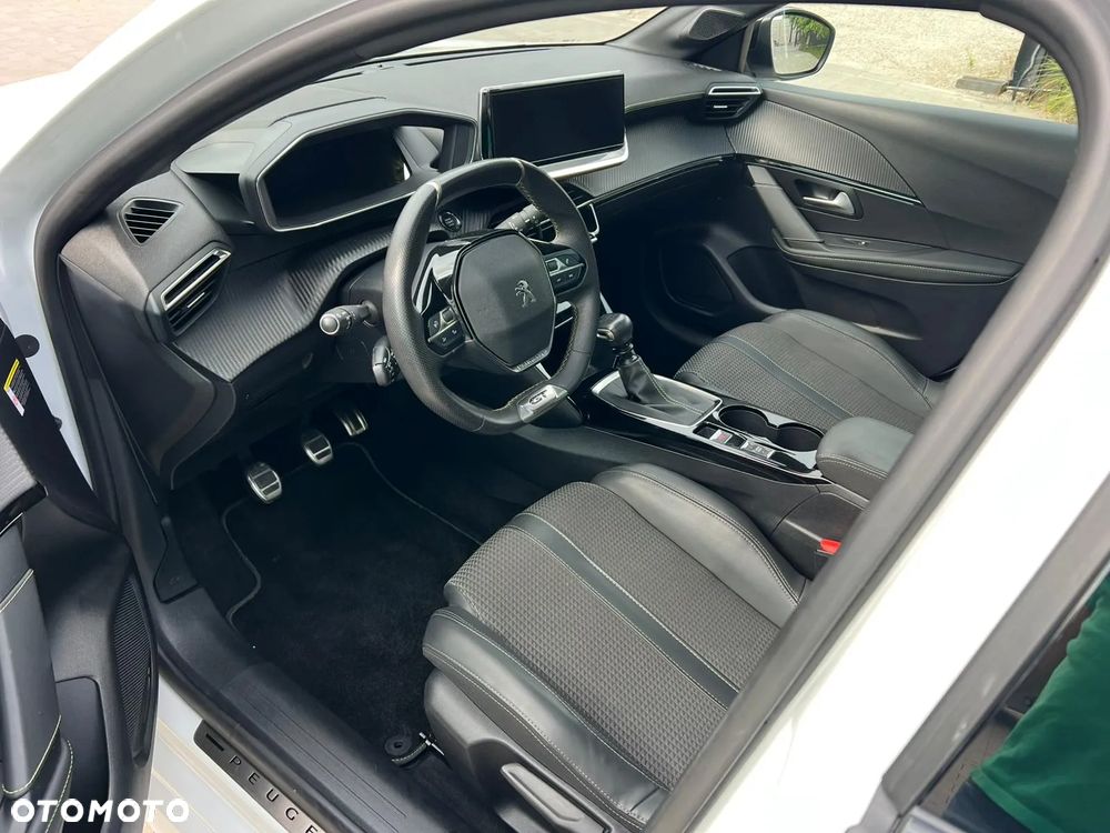 Peugeot 208 PureTech 100 GT - 9