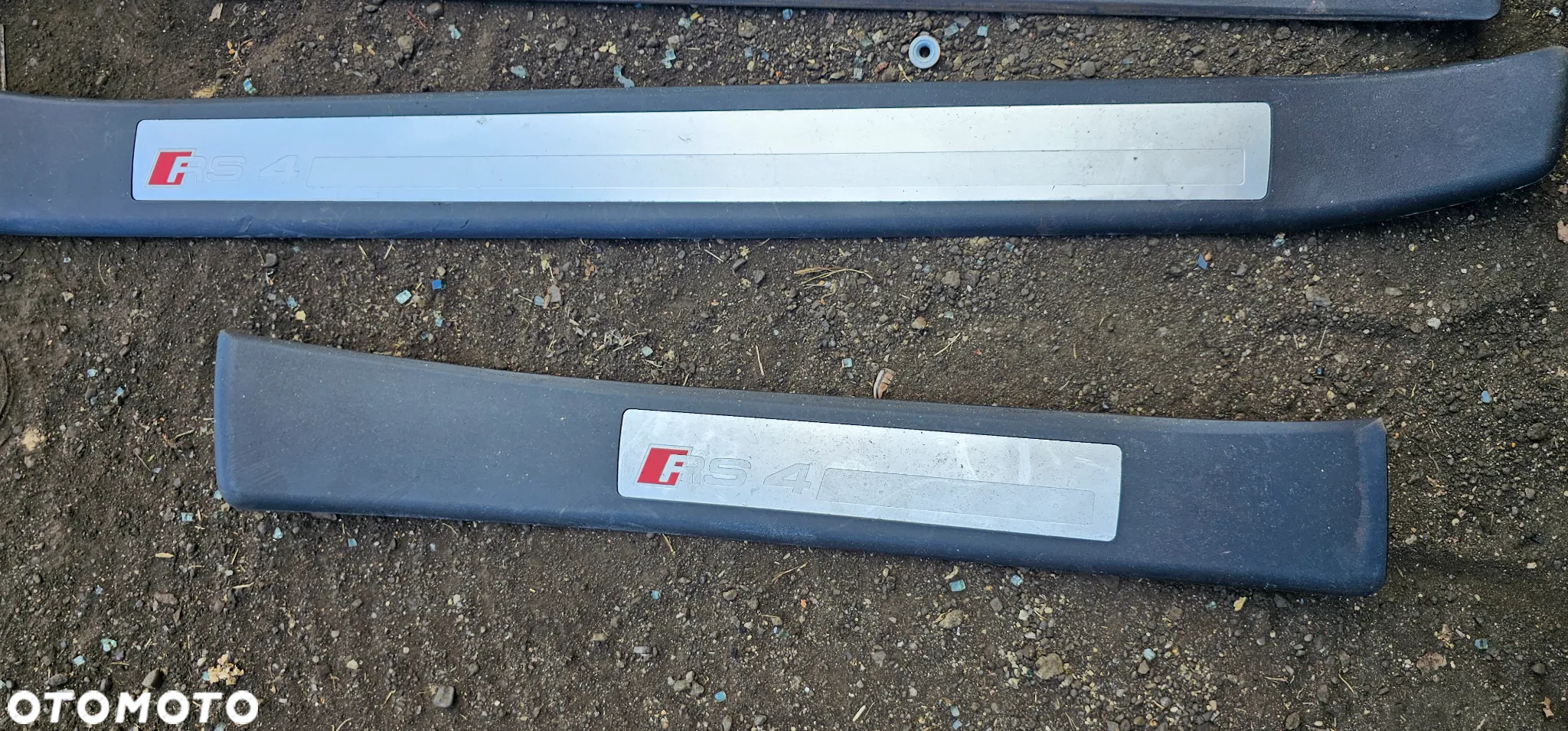 Listwy wewnętrzne progowe Audi RS4 B7 komplet - 14