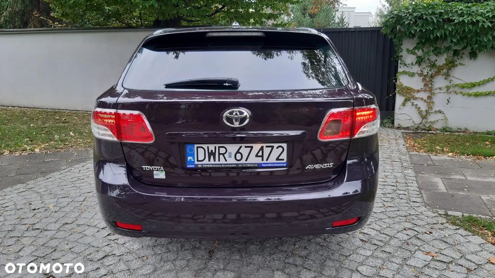 Toyota Avensis 1.6 Active - 32