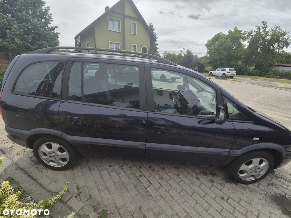 Opel Zafira 1.8 16V Comfort - 9