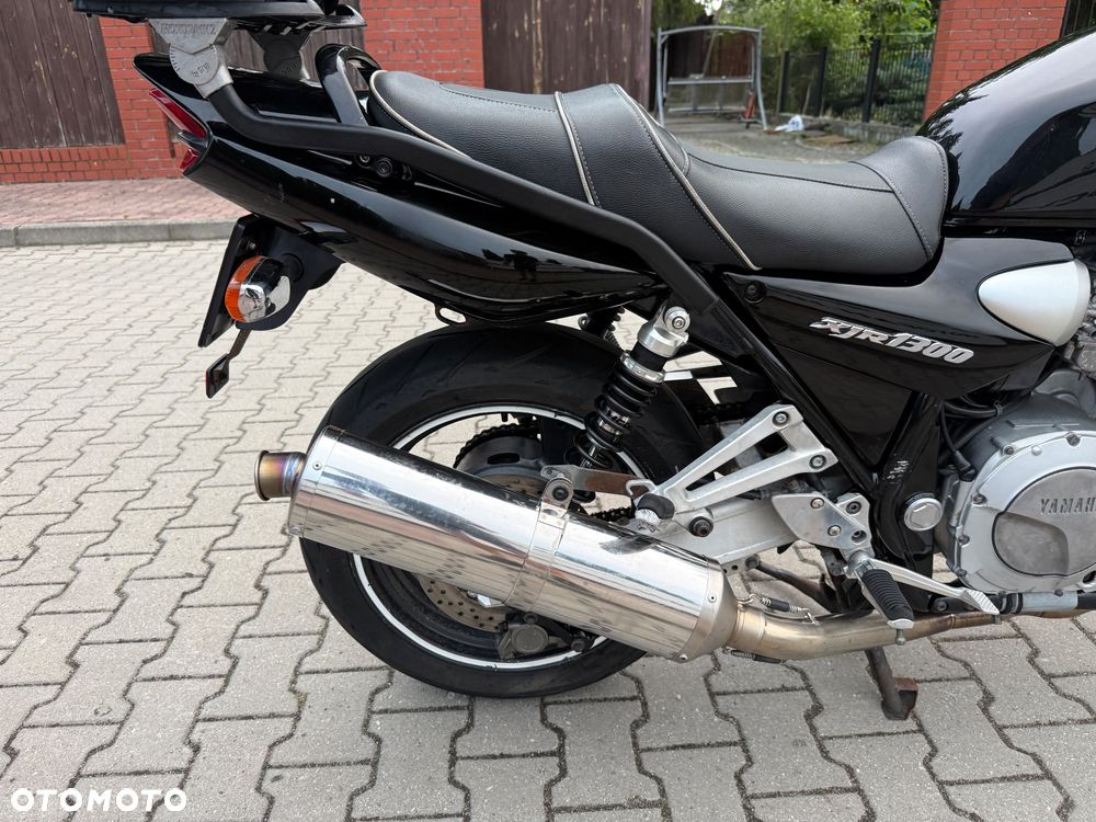 Yamaha XJR - 11