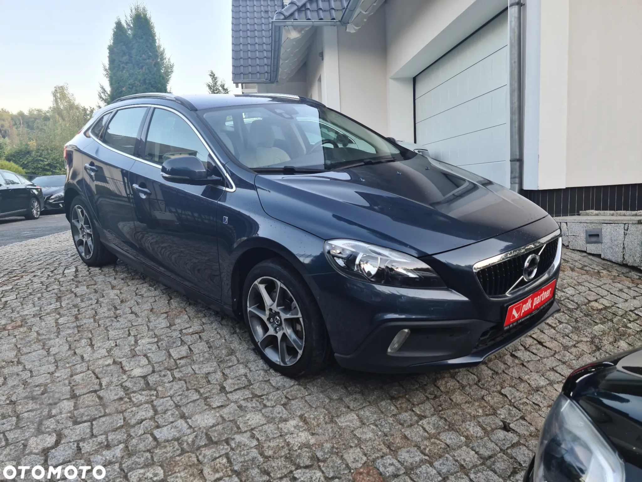 Volvo V40 D2 Drive-E R-Design Momentum - 23