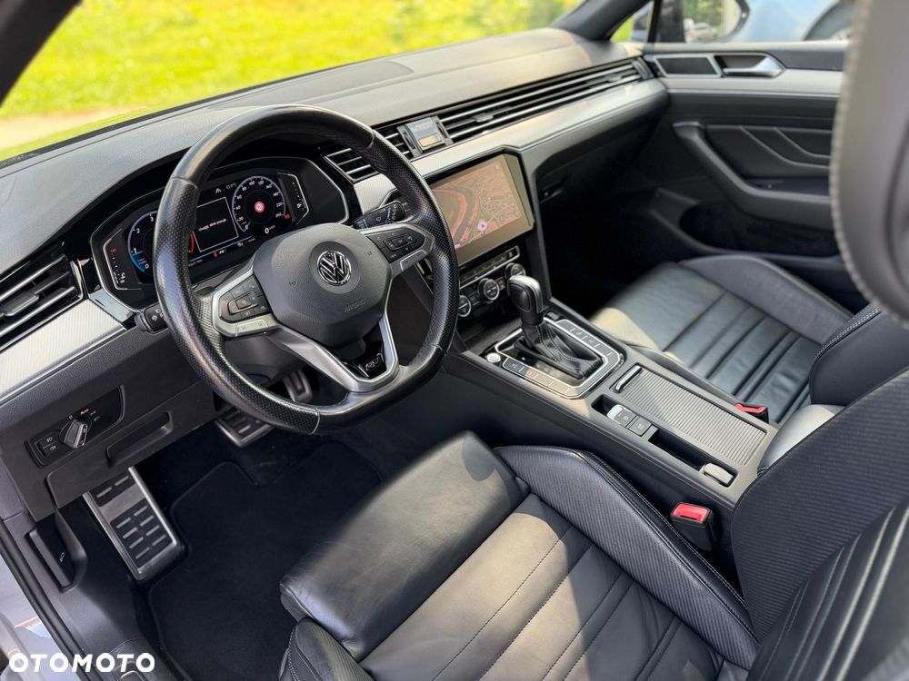 Volkswagen Passat 2.0 TDI SCR 4Motion DSG Elegance - 25