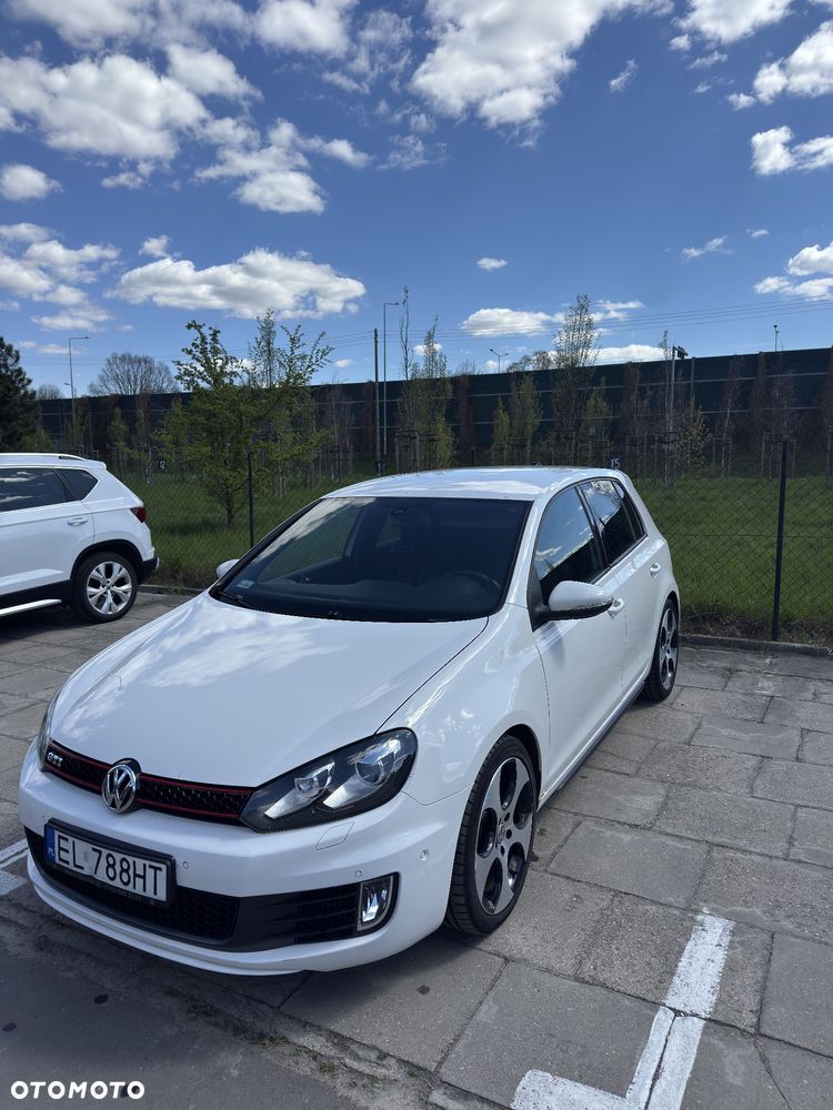 Volkswagen Golf - 2