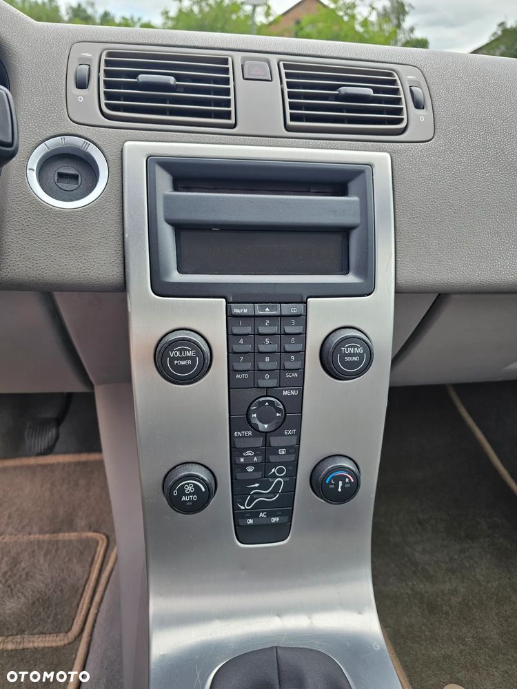 Volvo S40 2.4 - 13