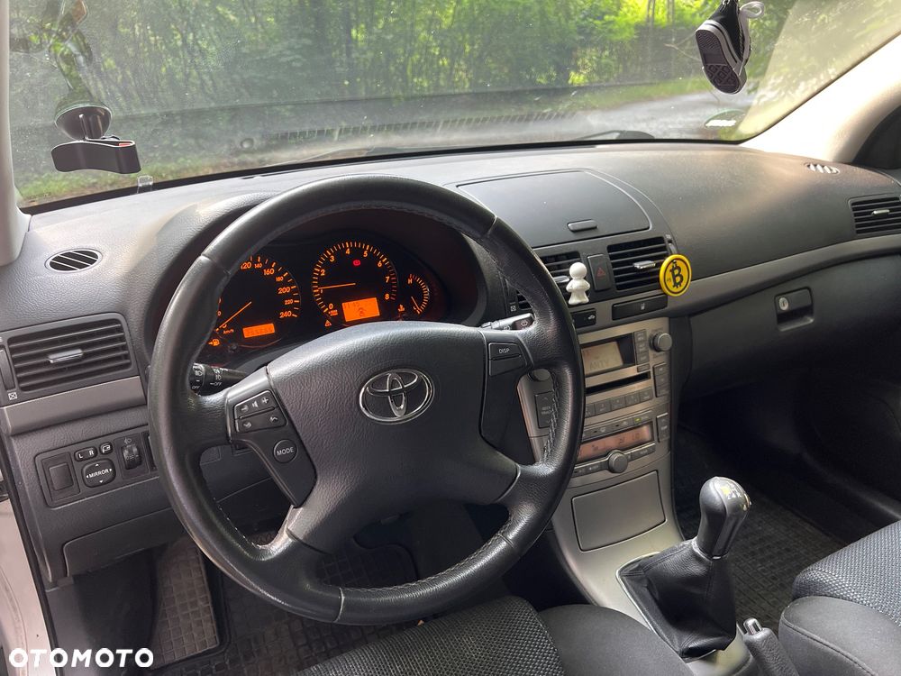 Toyota Avensis 1.8 VVT-i Combi - 9