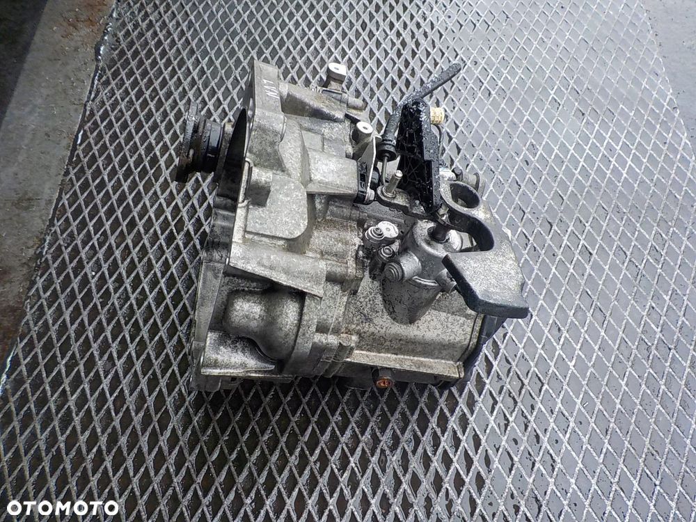 VW GOLF V 1.6 B SKRZYNIA BIEGÓW LVN - 4