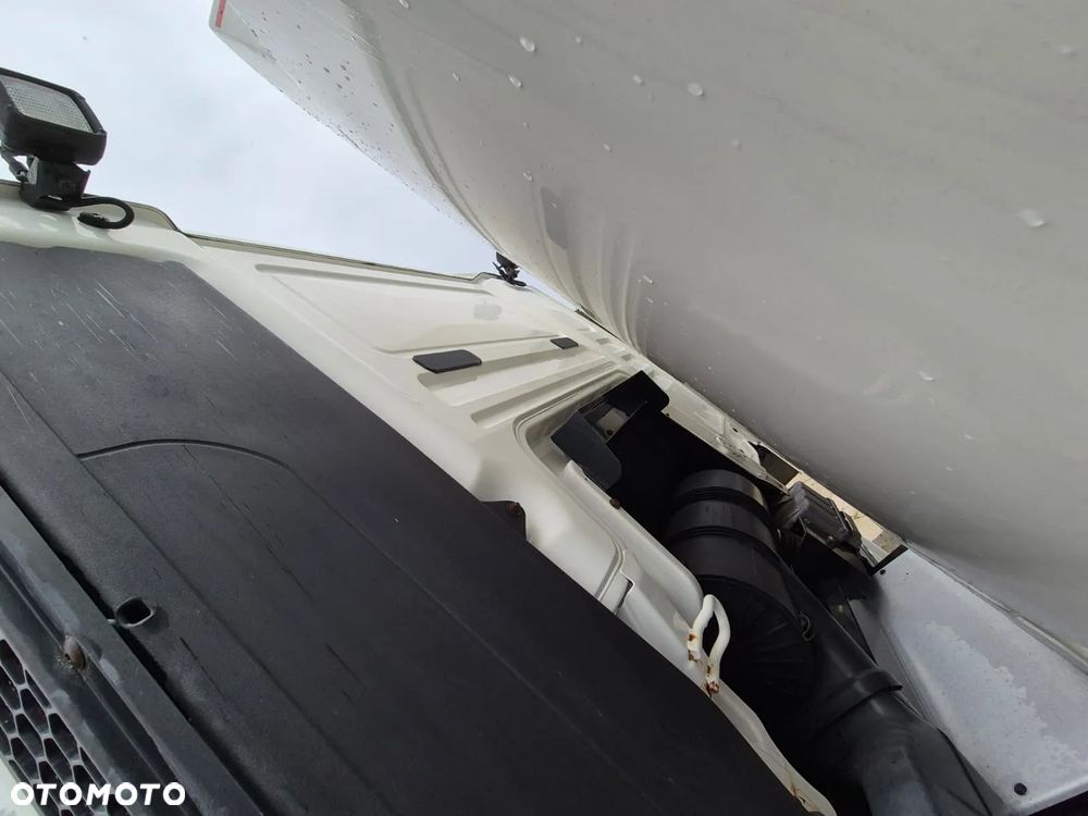 MAN TGS 18.360 / CYSTERNA / PALIWA + OLEJE / ADR / EURO 5 / 11M3 / 3 KOMORY / KABINA SYPIALNIANA / 1WŁ - 12