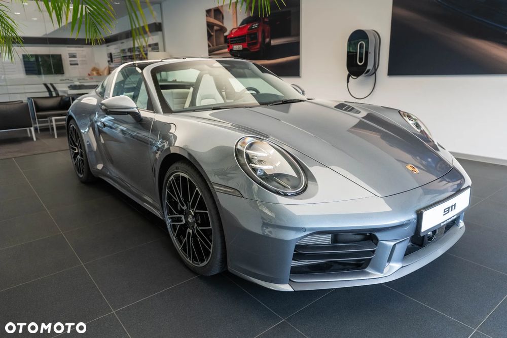 Porsche 911 Targa 4S - 8