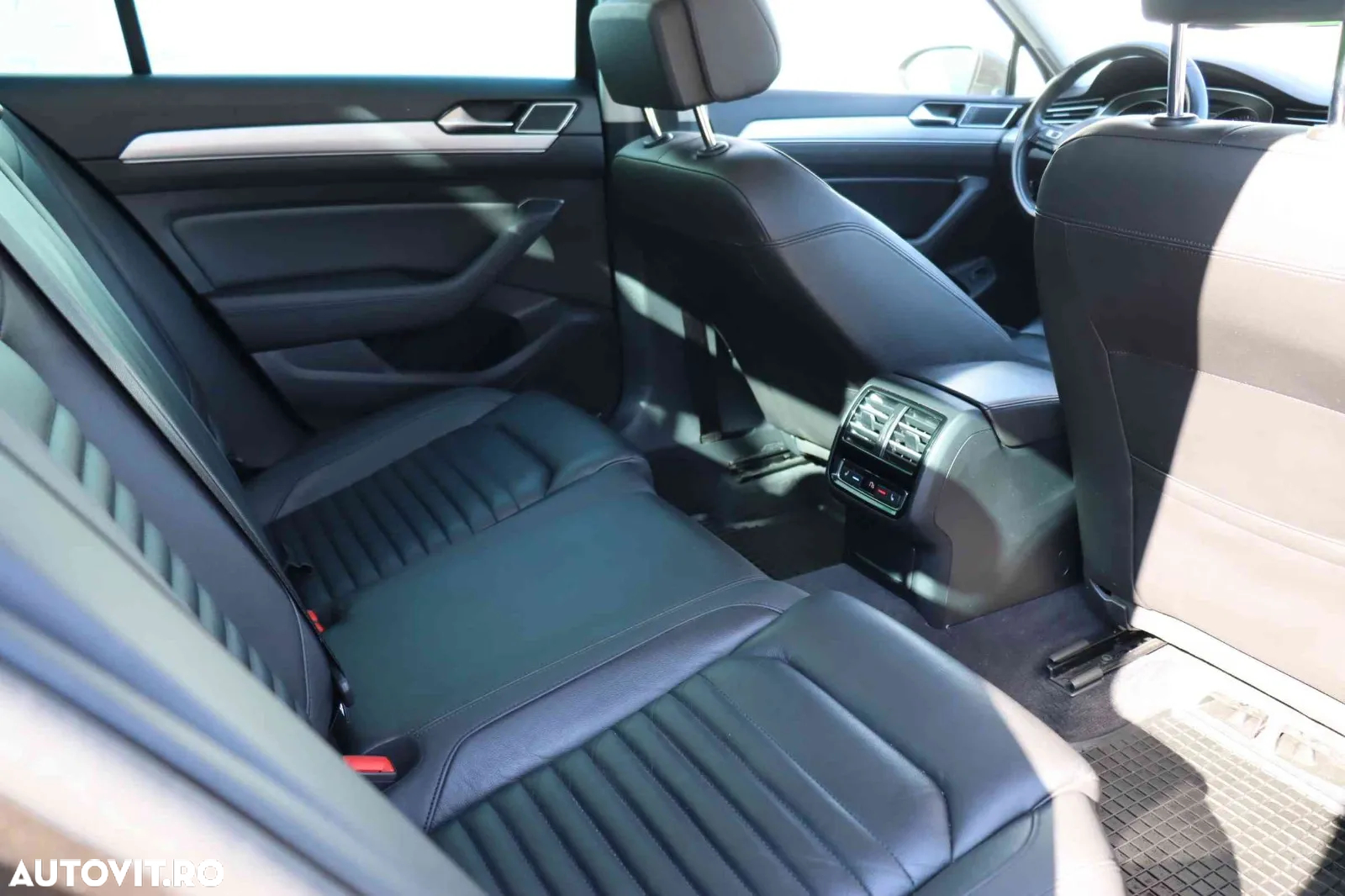 Volkswagen Passat 2.0 TDI Highline - 8