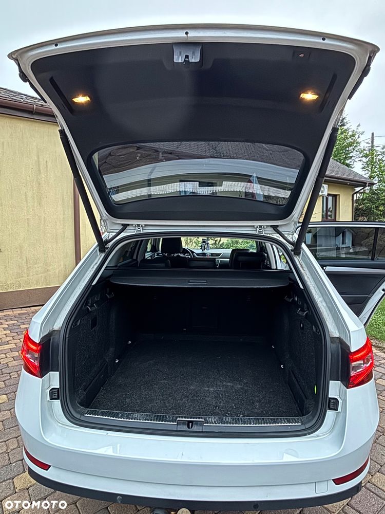 Skoda Superb 2.0 TDI Ambition DSG - 8