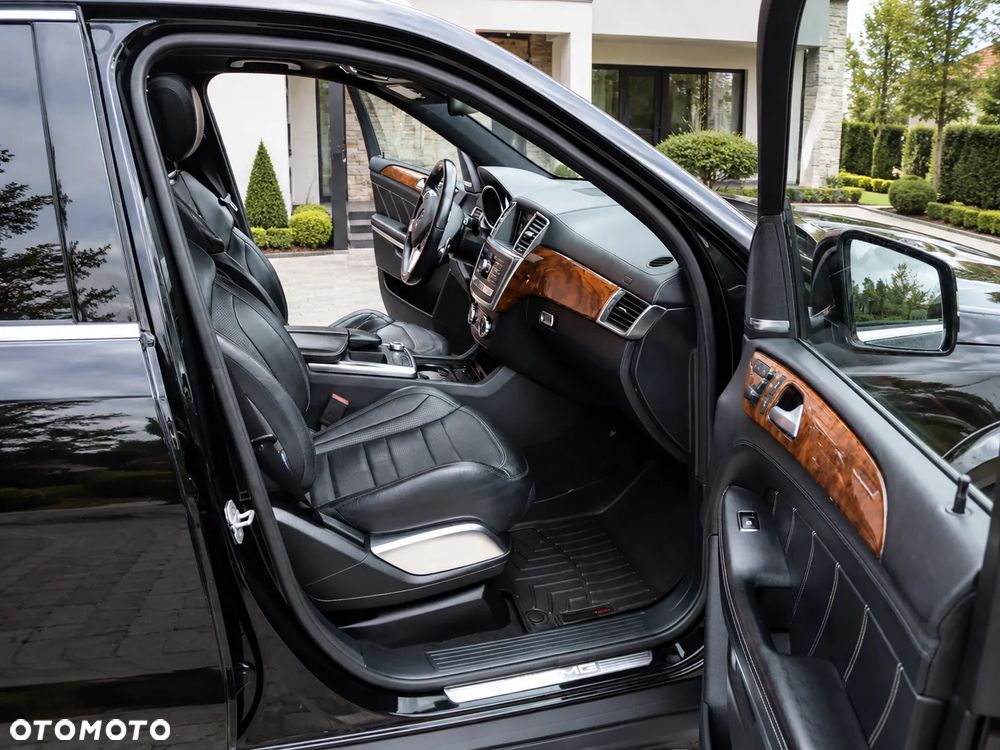 Mercedes-Benz GL 63 AMG - 9