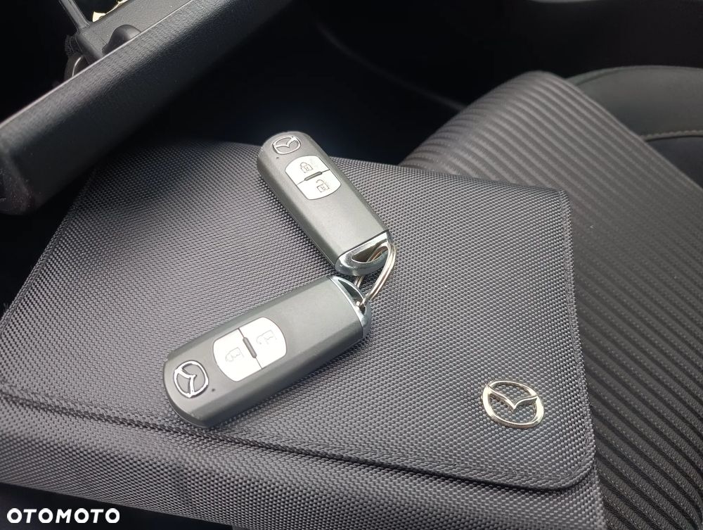 Mazda 3 2.0 Skyenergy EU6 - 17
