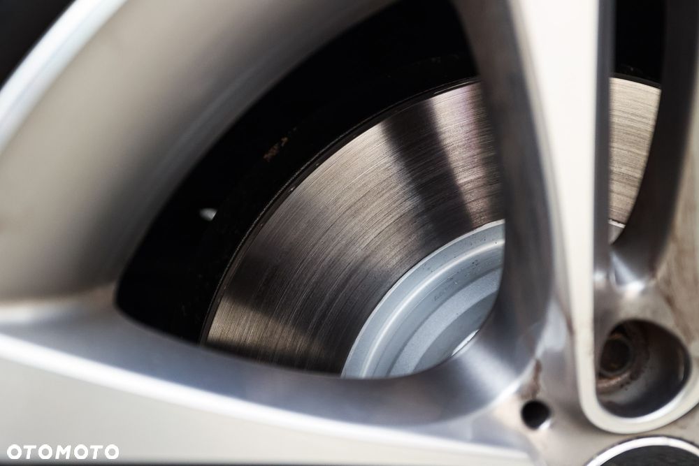 BMW Seria 3 330i Sport Line Sport - 39