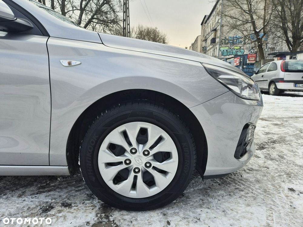 Hyundai i30 1.5 DPI Classic + - 22