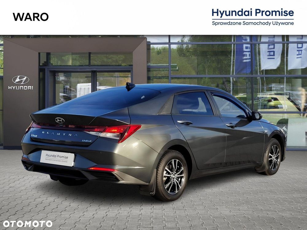 Hyundai Elantra - 5