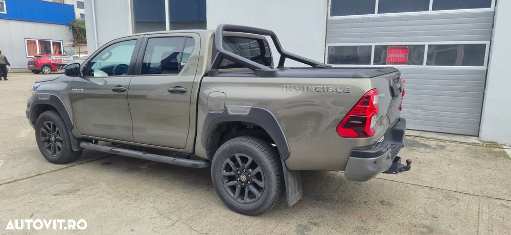 Toyota Hilux 2.8D 204CP 4x4 Double Cab AT Invincible Color Edition - 3