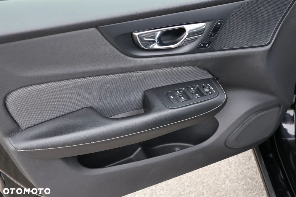 Volvo S60 T4 R-Design - 12