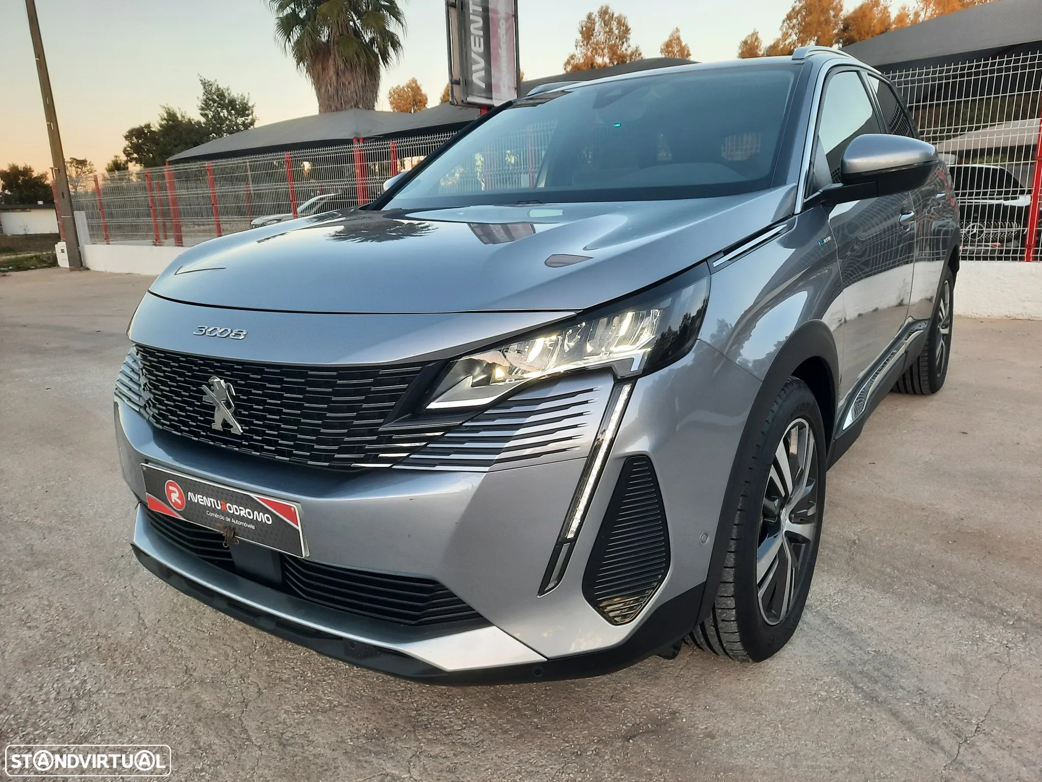 Peugeot 3008 1.6 Hybrid Allure Pack e-EAT8 - 3