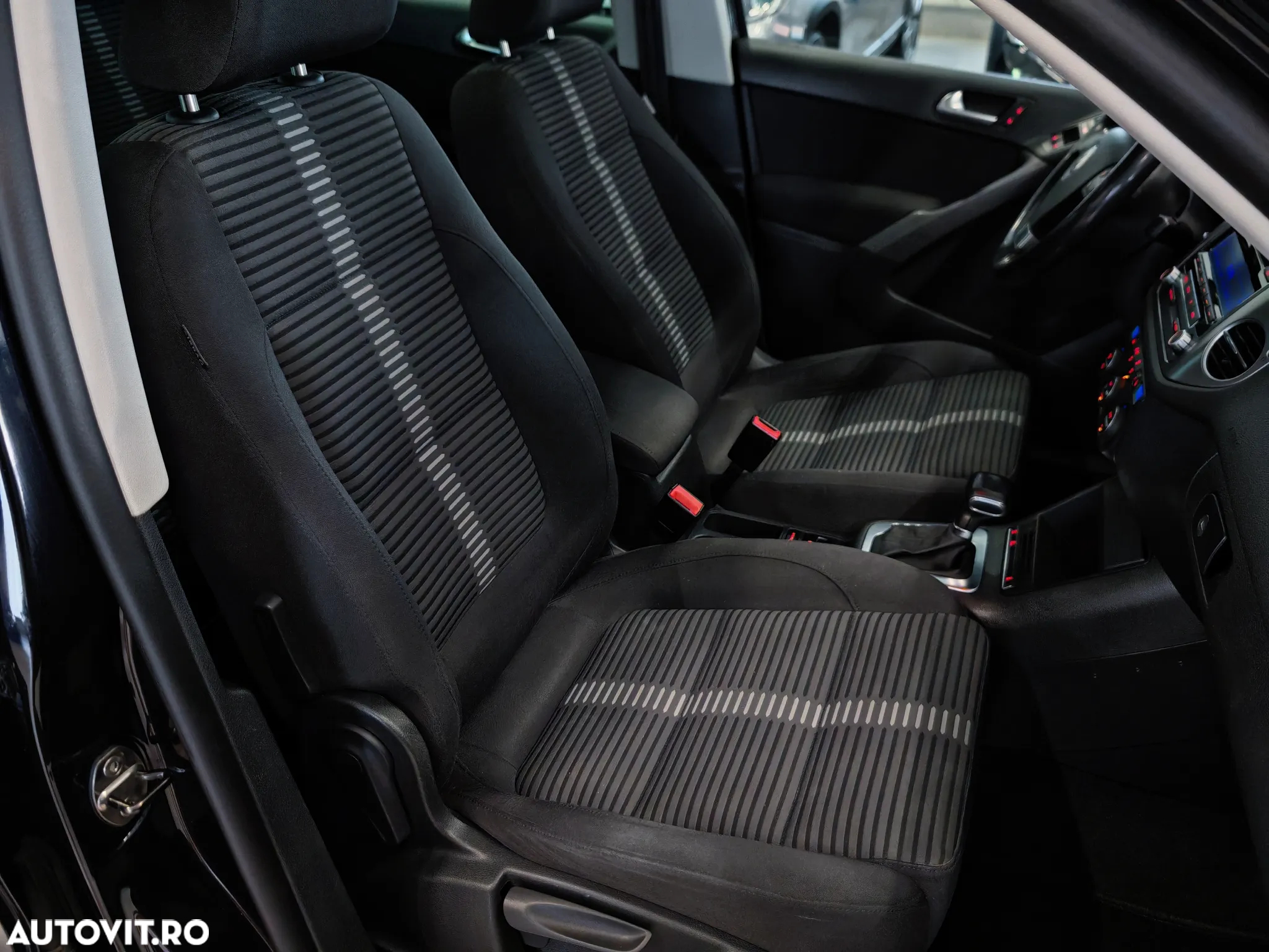 Volkswagen Tiguan 2.0 TDI 4Motion DSG Sport & Style - 9