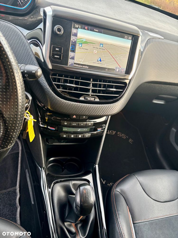 Peugeot 2008 2016 photo 5
