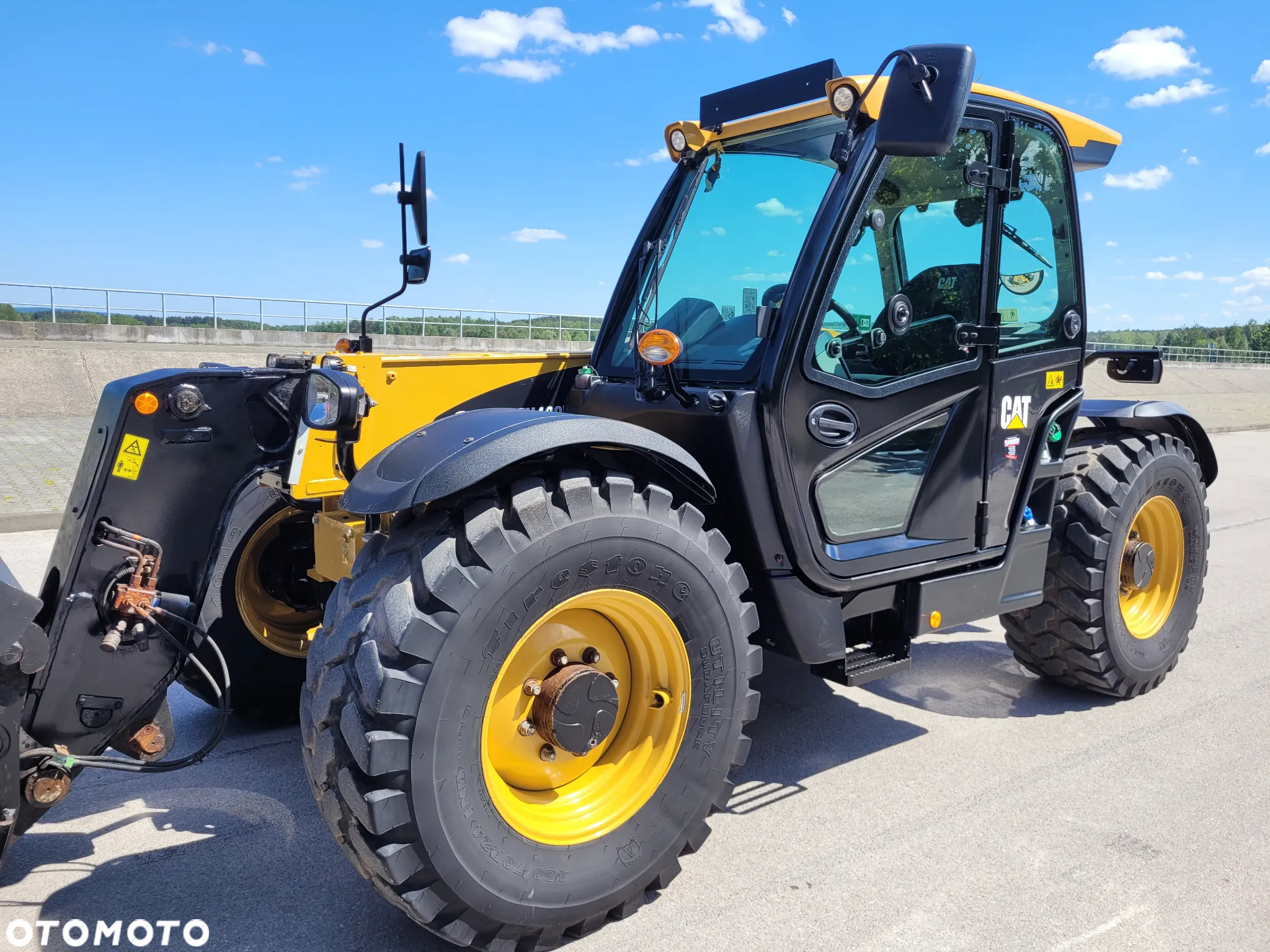 Caterpillar TH408D - 2