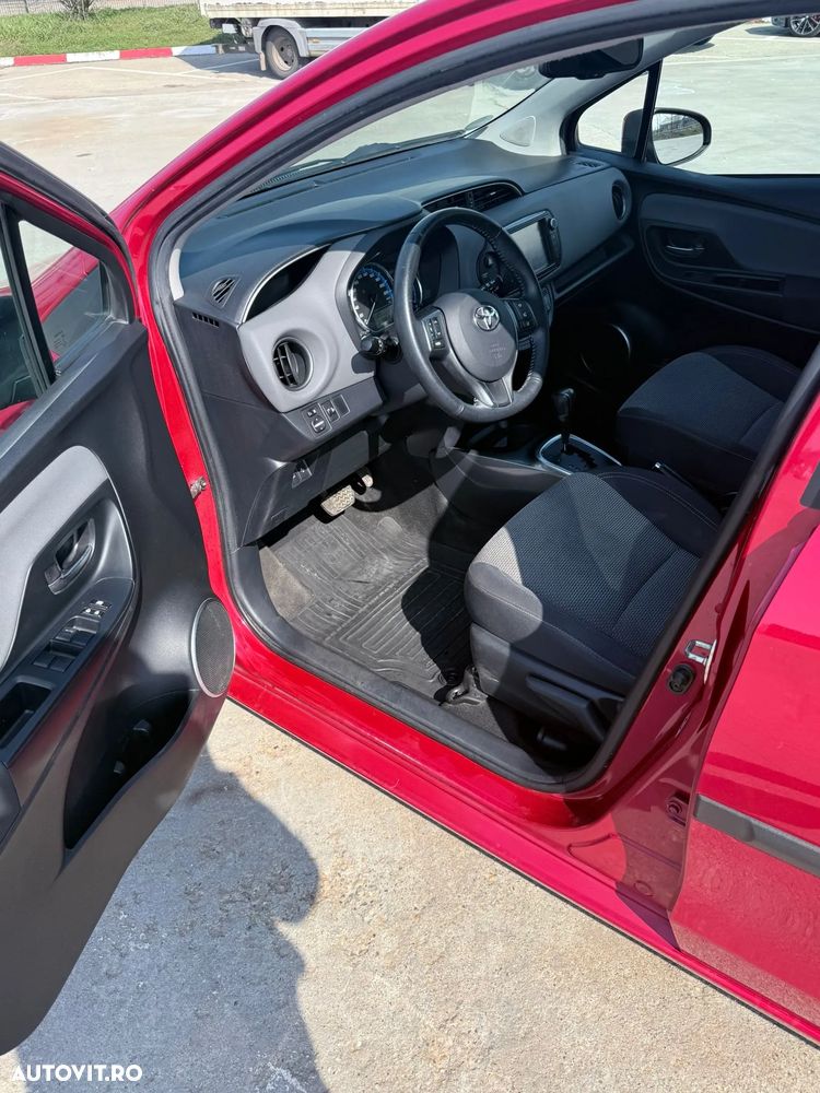 Toyota Yaris 1.5 VVT-i HSD Sol - 16