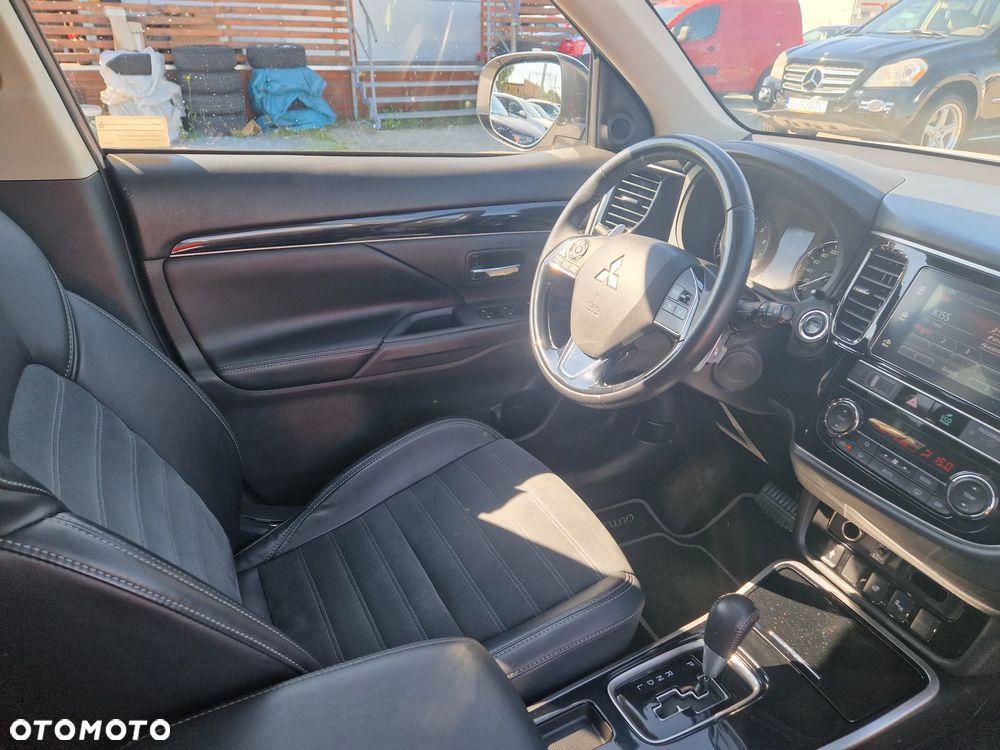 Mitsubishi Outlander 2.0 2WD CVT Diamant - 39