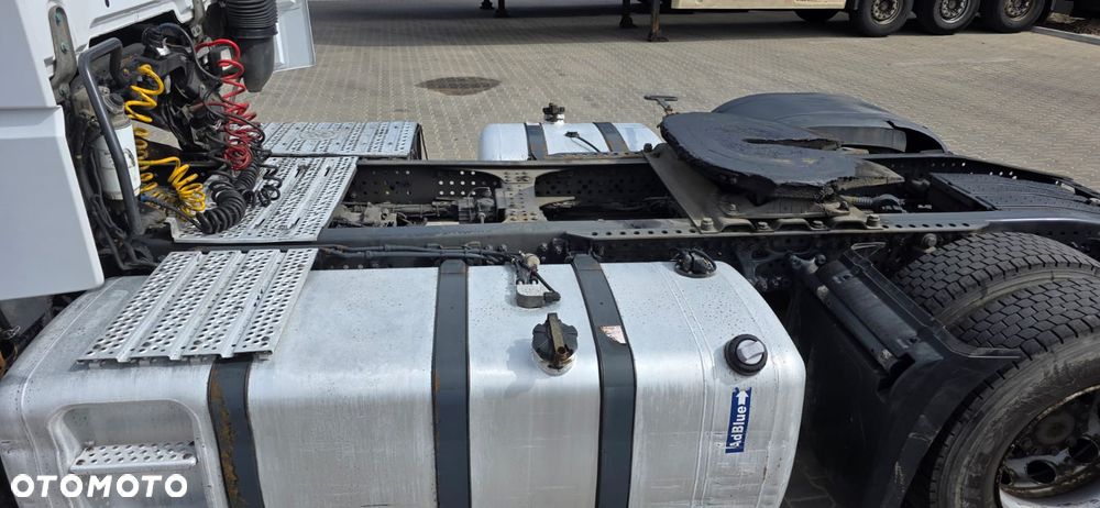 Mercedes-Benz ACTROS - 6