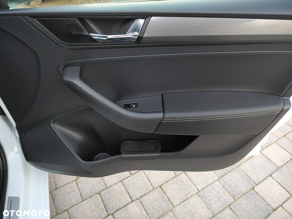 Skoda RAPID 1.0 TSI Clever - 21