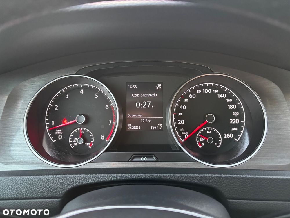 Volkswagen Golf - 25