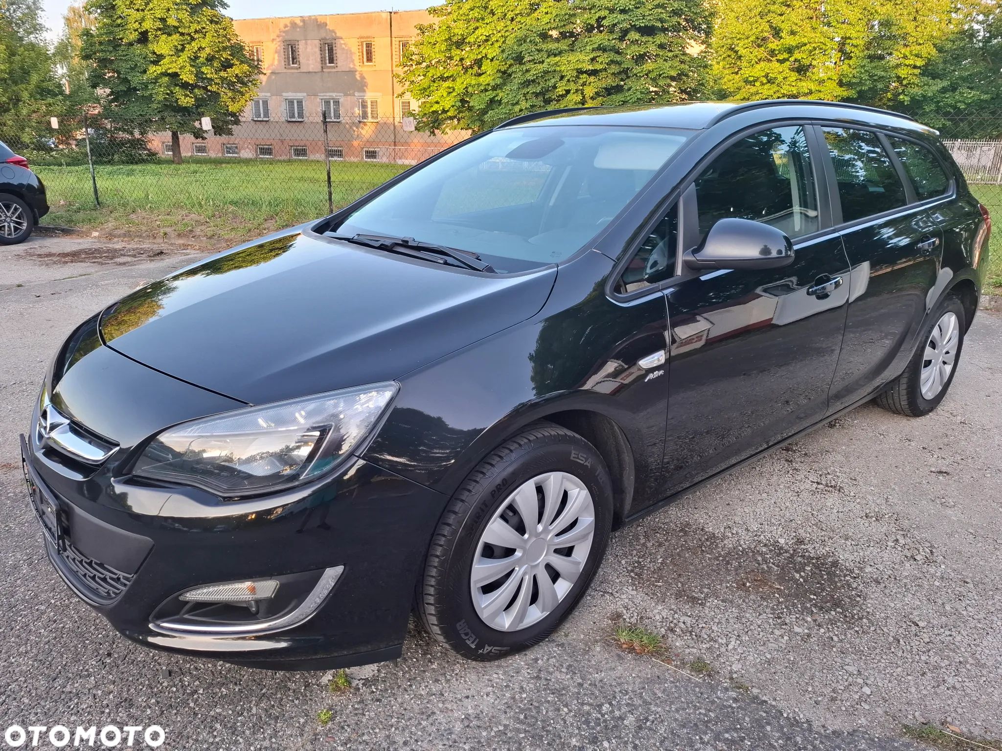 Opel Astra IV 1.4 T Active - 1