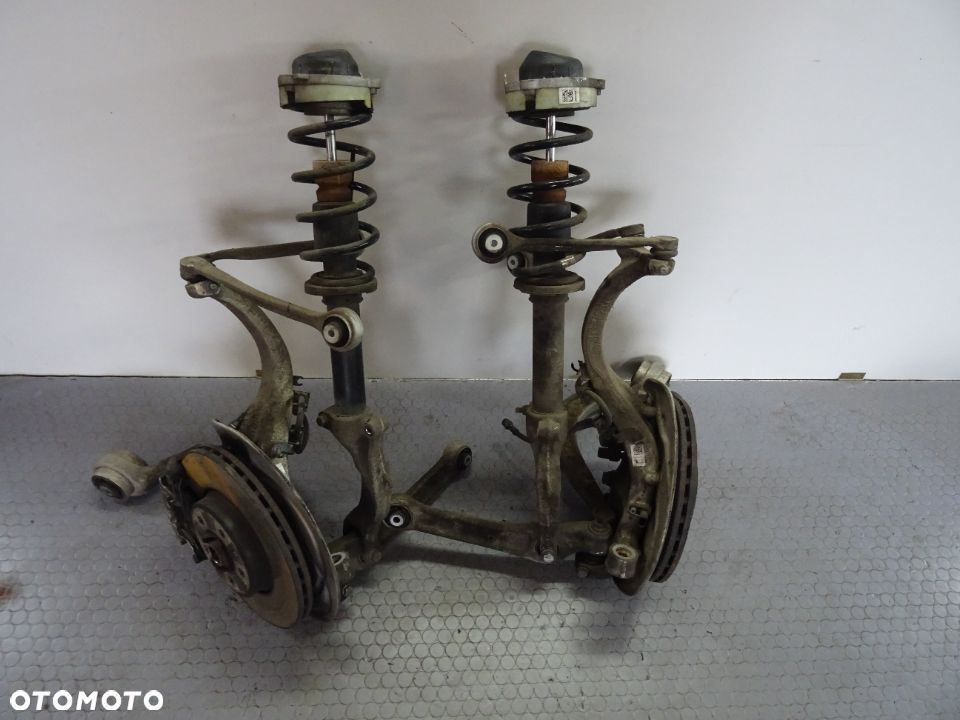 8W0407242F 241F zwrotnica kopyto przod Audi A4 B9 A5 2.0 TDI czesci - 1