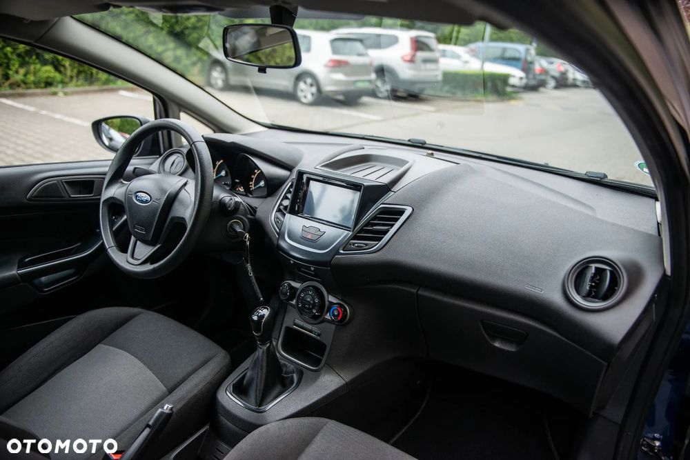 Ford Fiesta 1.25 Trend Edition - 24